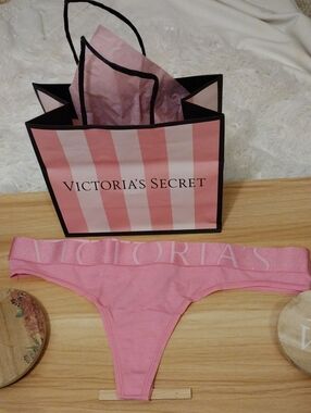 Victoria's Secret Pink Logo Thong Panty Medium 🆕